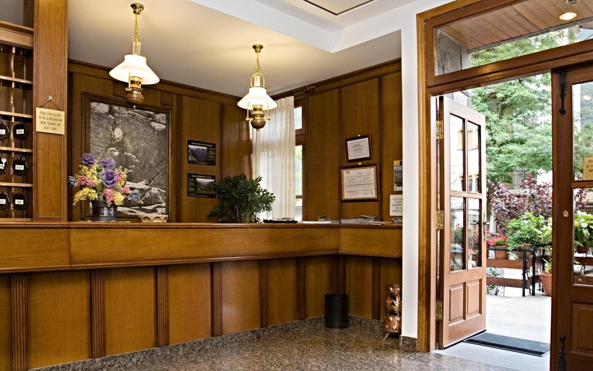 Hotel Latre Broto Ngoại thất bức ảnh